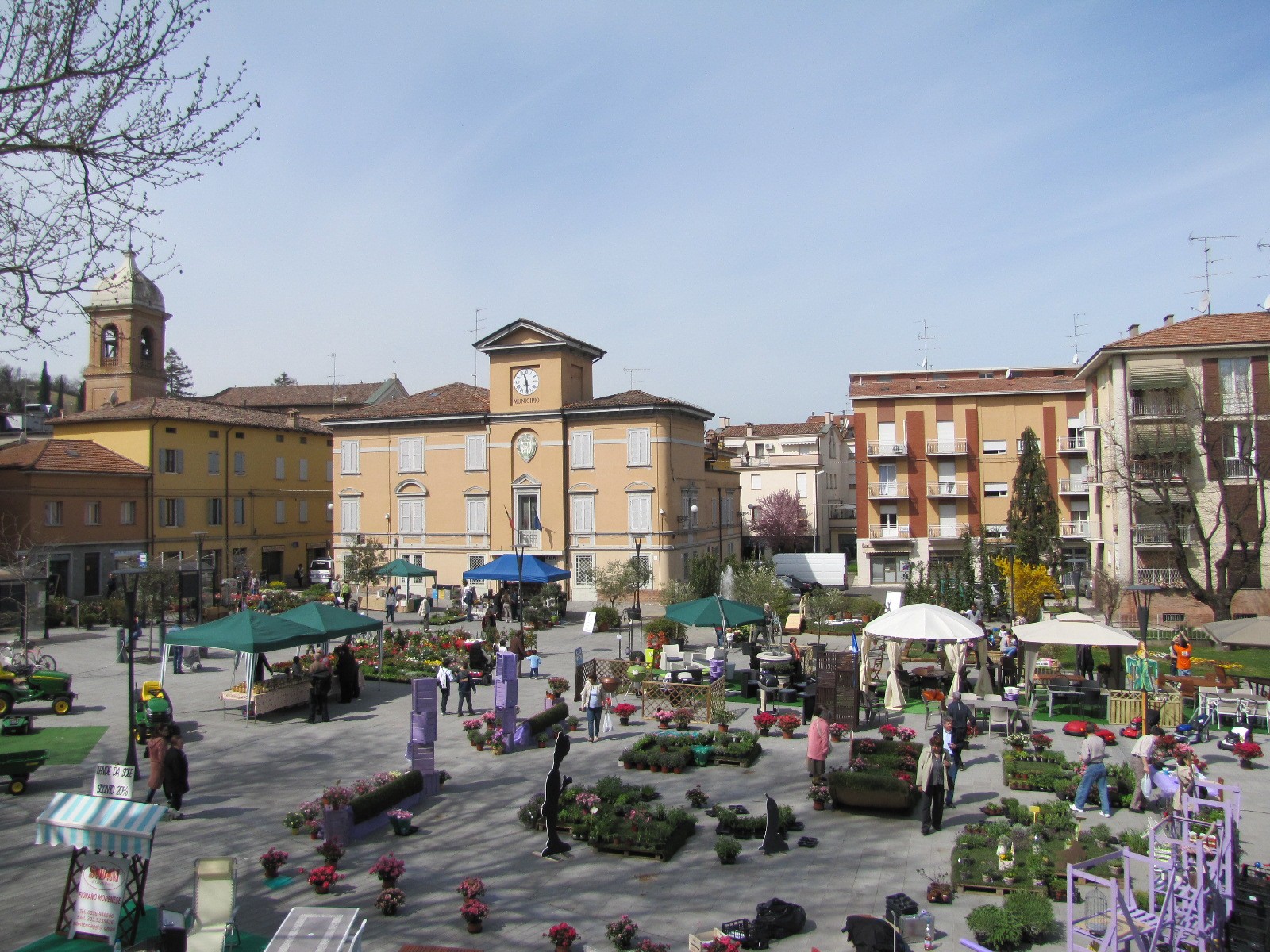 piazza ciro menotti giardino