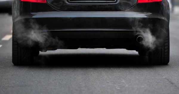 Waste gas comes out of an exhaust pipe of a car on December 01, 2010 in Berlin. AFP PHOTO JOHANNES EISELE (Photo credit should read JOHANNES EISELE/AFP/Getty Images)