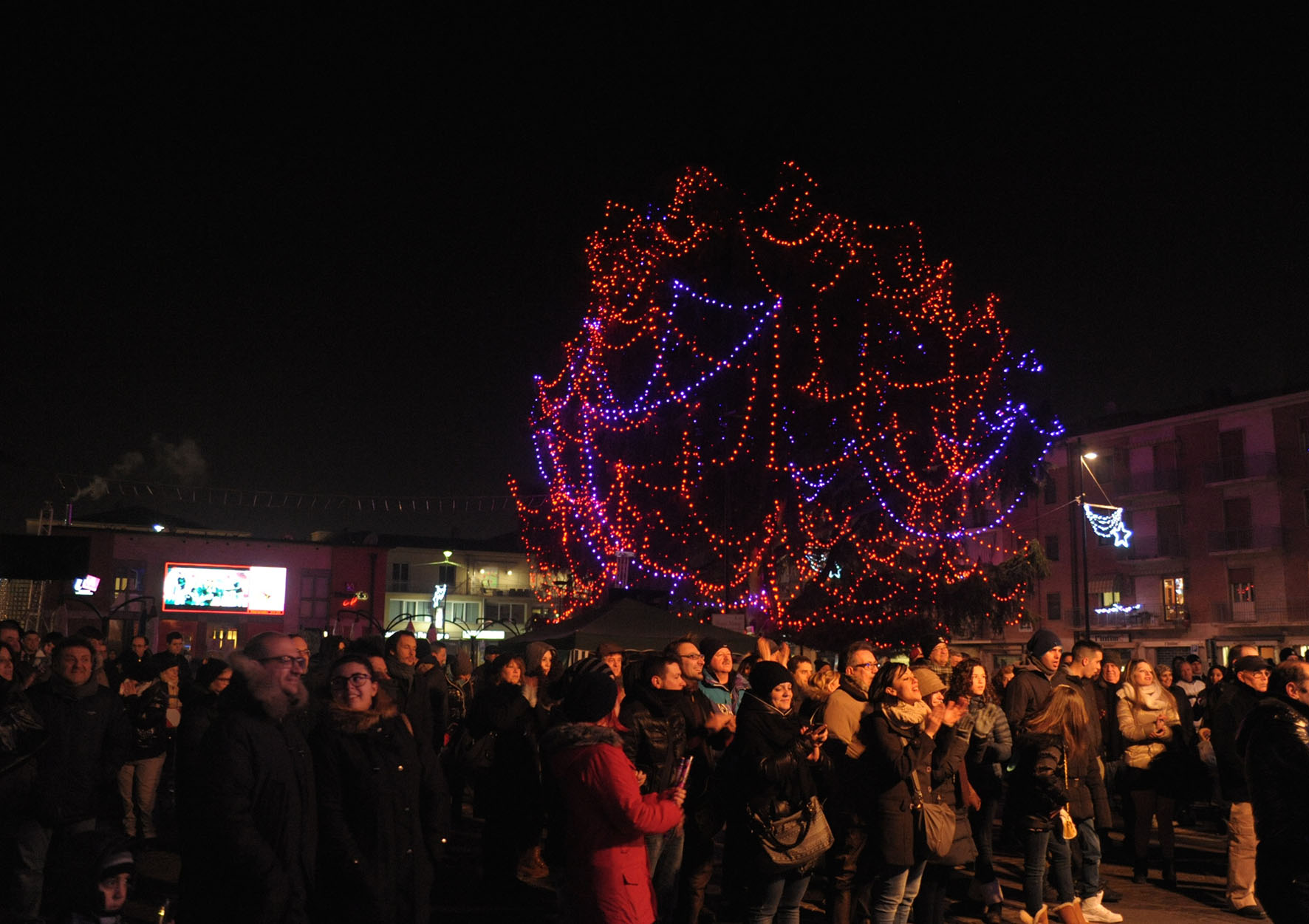 natale_albero_piazza
