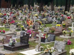 A partire dal 1 dicembre anticipata di mezz’ora l’apertura dei cimiteri