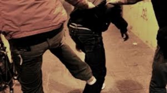 Daspo urbano per un 25 enne molesto
