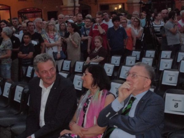 Piazza Garibaldi in salsa neroverde, giovedì prossimo