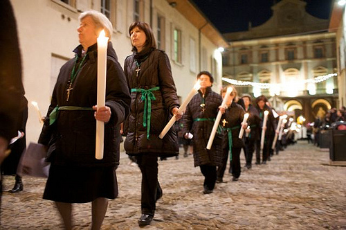 Giovedì si rinnova la processione del “Santo Tronco”