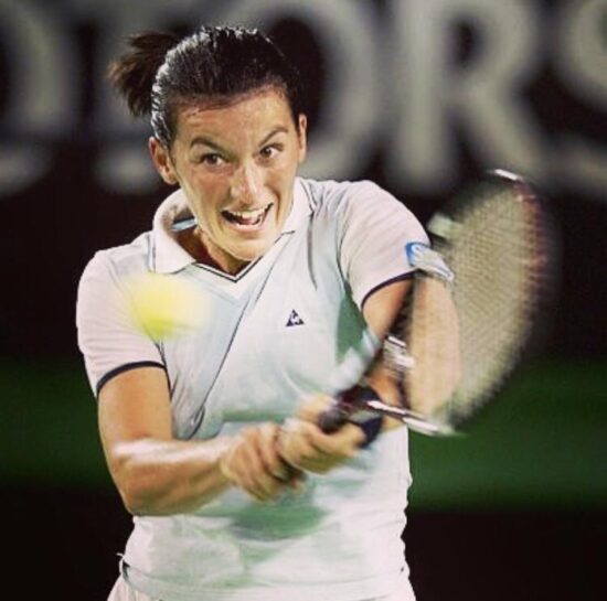 Quarto appuntamento di “Fuori Campo alle 11″, intervista alla tennista Adriana Serra Zanetti:”Lo sport insegna ad affrontare la vita”