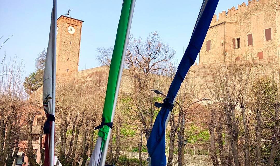 Bandiere a lutto per la tragica scomparsa di Luca Attanasio e Vittorio Iacovacci