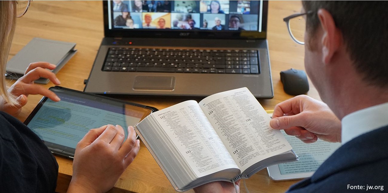 I Testimoni di Geova ricordano la morte di Gesù in videoconferenza. Migliaia collegati dal Distretto Ceramico