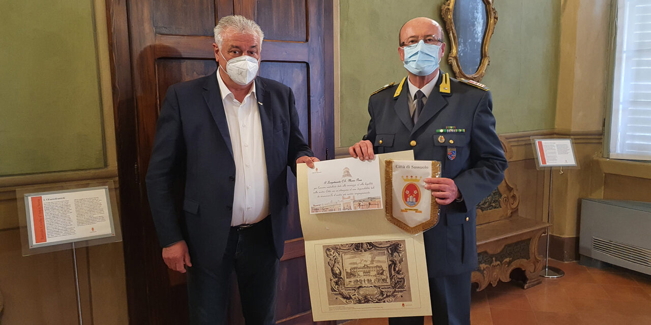 IL SALUTO A MARIO PIRAS, VICE COMANDANTE DELLA COMPAGNIA DI SASSUOLO DELLA GUARDIA DI FINANZA PROSSIMO ALLA PENSIONE
