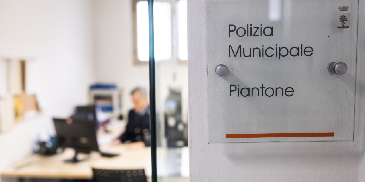 PENSIONATO TROVA PORTAFOGLI CON CONTANTI  E LO AFFIDA ALLA POLIZIA LOCALE DI MARANELLO
