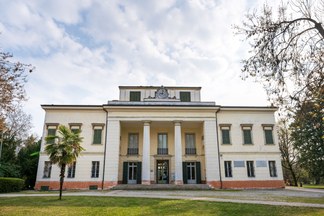 Accesso alla biblioteca e al museo del castello