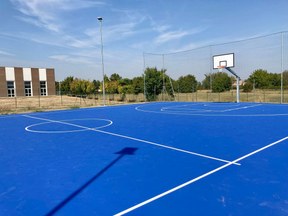 Sabato festa a Magreta per l’inaugurazione del campo da basket