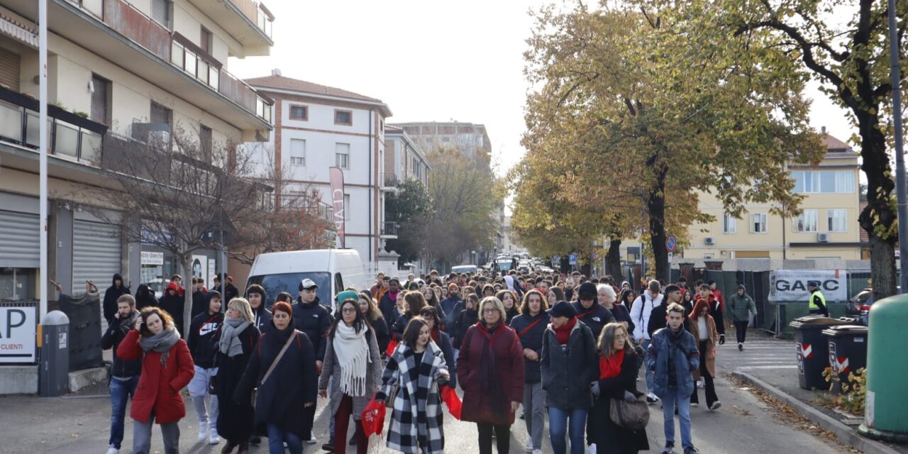    IN SILENZIO PER ROMPERE IL SILENZIO
