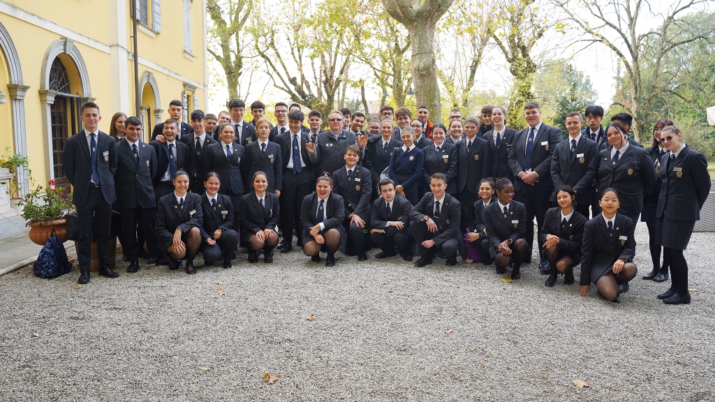 Esperienza in acetaia per le classi quarte della Scuola Alberghiera e di Ristorazione di Serramazzoni grazie a AED e Consorzio Produttori