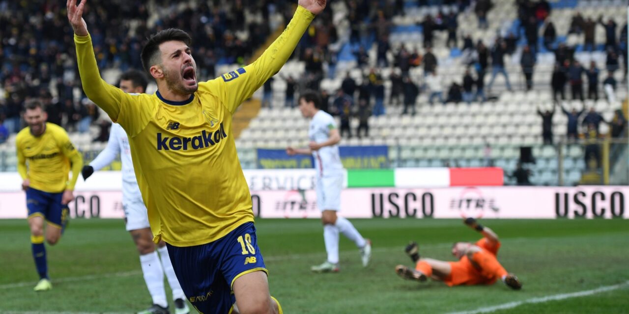Nel finale, due colpi di coda gialloblu