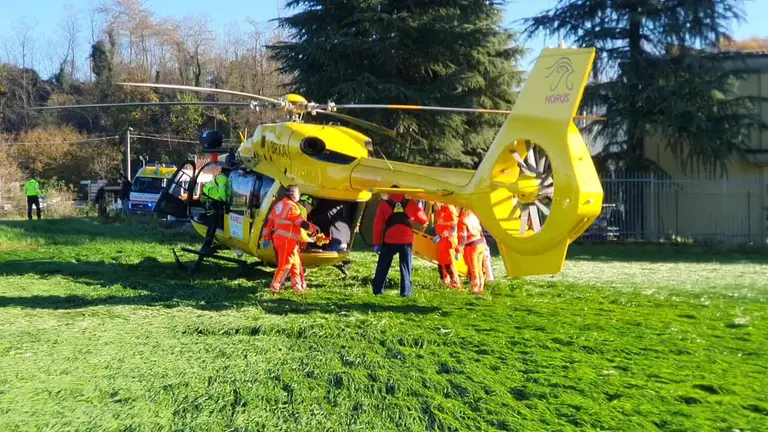 Operaio precipita dal tetto di un’azienda
