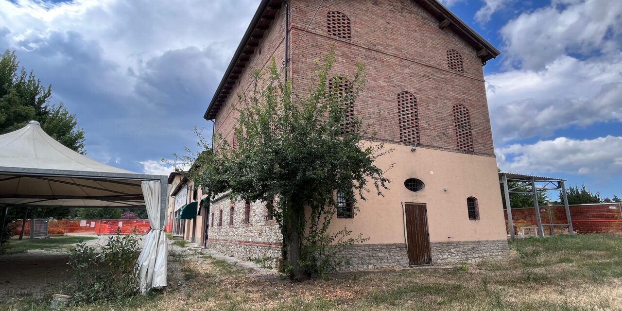 MARANELLO, SOCIAL HOUSING NEL COMPLESSO DI VIA CAPPELLA:  PARTITI I LAVORI PER RIGENERARE LA FATTORIA DEL PARCO  E REALIZZARE SEI ALLOGGI PER CITTADINI CON FRAGILITÀ 