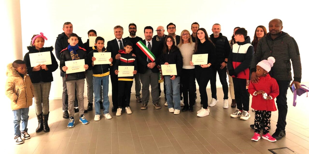 MARANELLO, CITTADINANZA SIMBOLICA AGLI ALUNNI STRANIERI:  COMUNE E UNICEF ASSIEME PER I DIRITTI DEI BAMBINI  