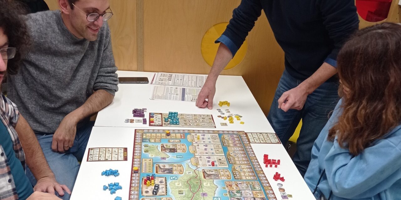 Giochi da tavolo in ludoteca