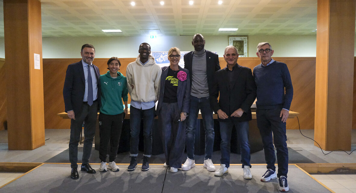 “FUORI DAL CAMPO IL RAZZISMO E LE DISCRIMINAZIONI”