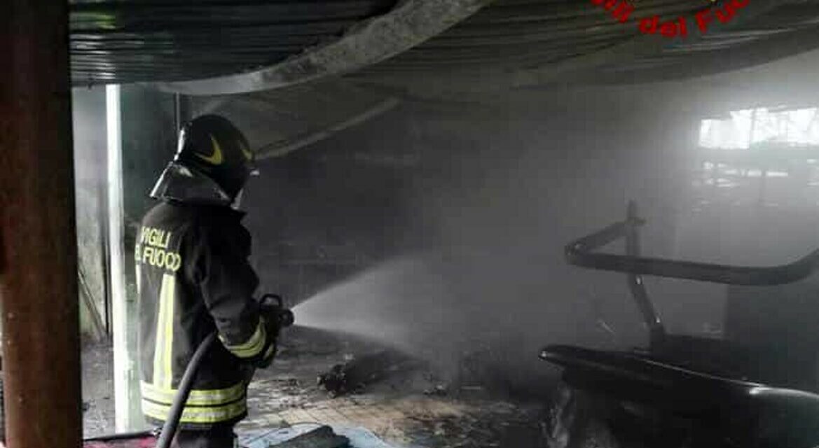 Incendio nei pressi del Golf Country Club, non si segnalano disagi