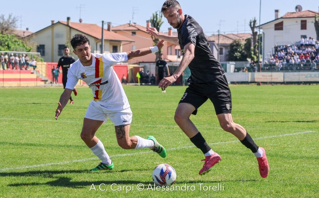 Il Carpi cala il tris, Pistoiese nel caos- BIANCOROSSI, martedì sarà +4