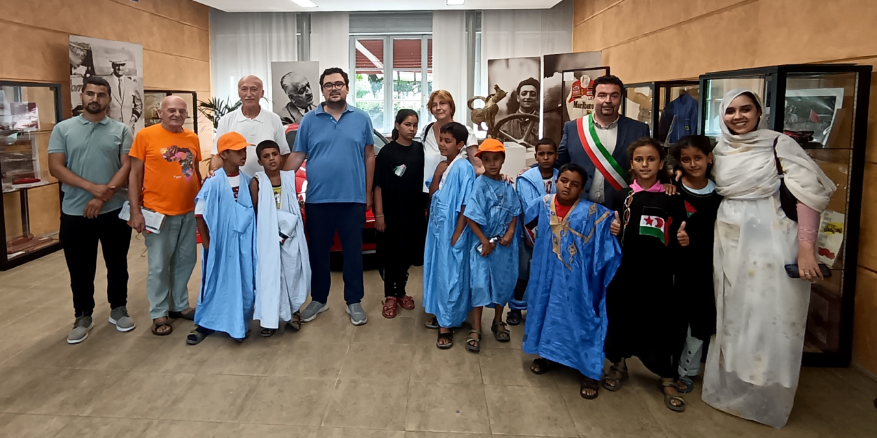 Visita dei bambini sarahawi