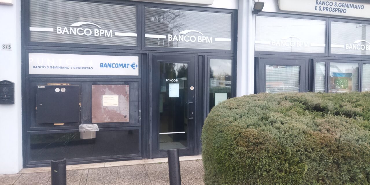Salta il bancomat, ma anche il colpo: dispositivo macchia le banconote, ladri a mani vuote