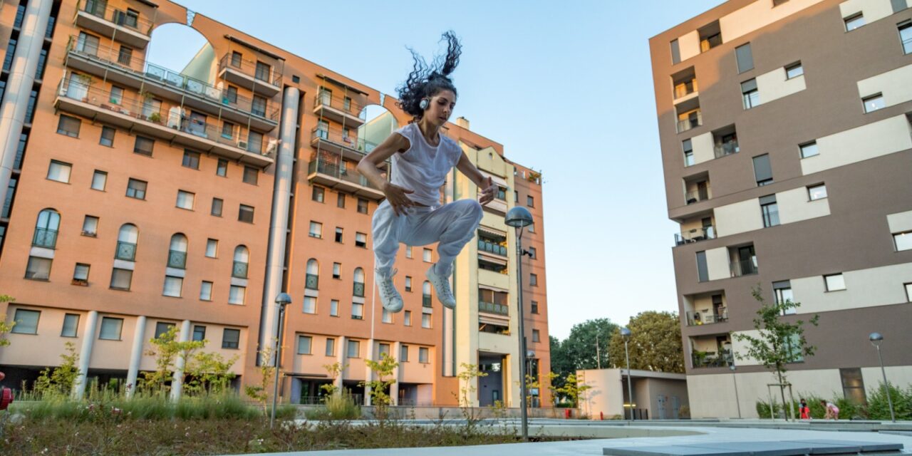 Una danza urbana da ascoltare in cuffia: con “A[1]BIT” il festival parla alle nuove generazioni