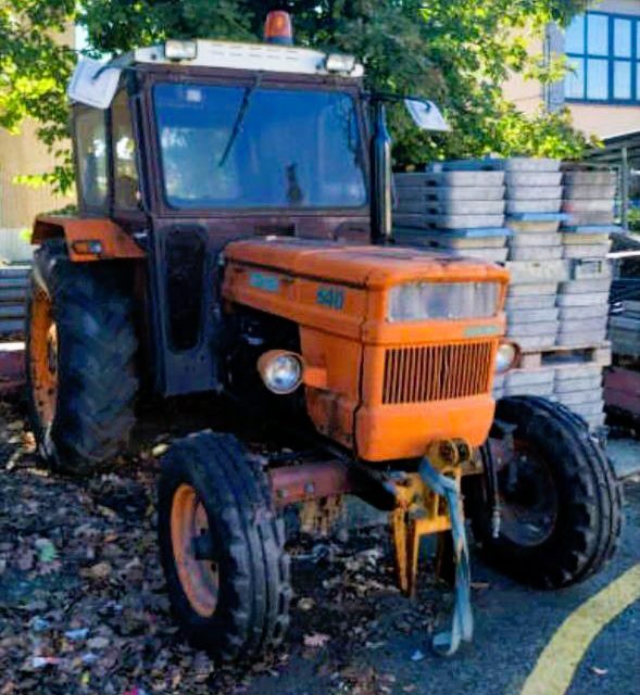 Indetta un’asta pubblica per l’alienazione di veicoli e attrezzature obsolete