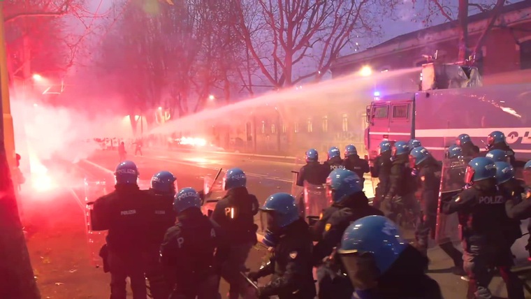 Scontri violenti ed il ruolo della politica