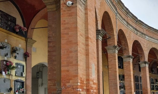 Commemorazione dei fedeli defunti: orari cimiteri e celebrazioni