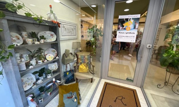 La comunità di Formigine festeggia il nuovo punto vendita del Banco Artigiano