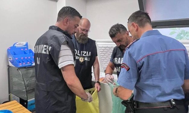 Irregolarità in un ristorante cittadino: oltre 34 kg di cibo sequestrati