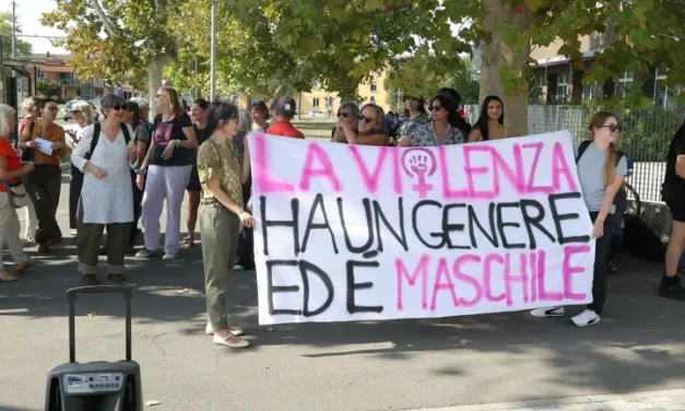 Tra le reazioni di solidarietà, la voce fuori dal coro di un consigliere PD