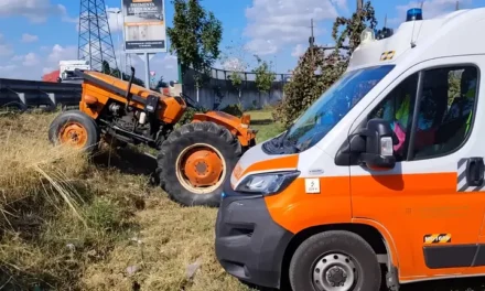 Trattore si ribalta, muore schiacciato l’uomo al volante