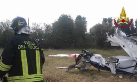 Contatto tra due velivoli in volo, salvi i due piloti