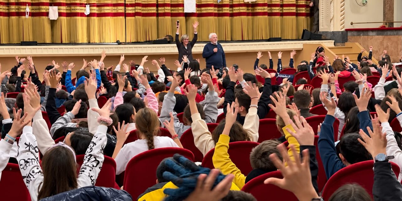 “TUTTI A TEATRO: LA NOSTRA AULA NON HA PIÙ PARETI”