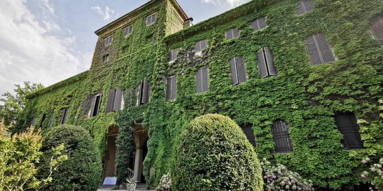 A Villa Coccapani la presentazione del romanzo “Le Sussurratrici” di Giulia Paganelli